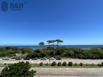 Alquiler temporario de Apartamento de 4 dormitorios en Playa Mansa, Punta del Este