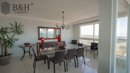 Apartamento de 3 dormitorios a la venta y en alquiler anual - Punta del Este