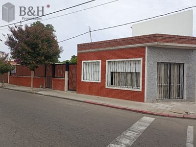 SE VENDE TRES PROPIEDADES EN UN MISMO PADRON CENTRO MALDONADO
