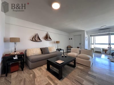 Apartamento de 3 dormitorios en Peninsula, Punta del Este con vista al mar
