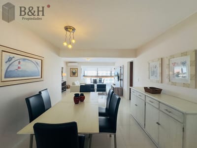 Alquiler y venta de apartamento de 2 dormitorios en Punta del Este.