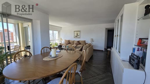 Apartamento en venta y alquilerde 3 dormitorios en Punta del Este