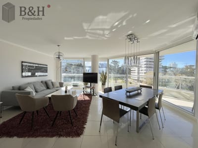 Apartamento alquiler anual Punta del este 3 dormitorios más dependencia Aidy grill