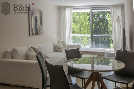 Apartamento en Venta de 2 dormitorios en Punta del Este Sobre Roosevelt