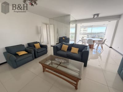 Oportunidad en Roosevelt, apartamento de 3 dormitorios , reciclado