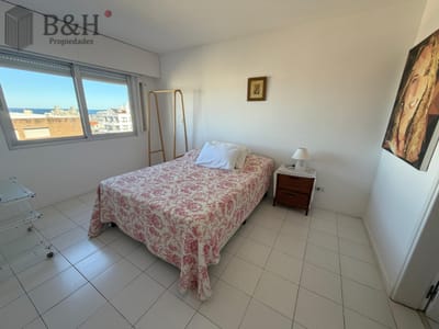 PUNTA DEL ESTE PENINSULA PENT HOUSE 2 DORMITORIOS 3 BAÑOS TERRAZA CON VISTA!!! GARAGE