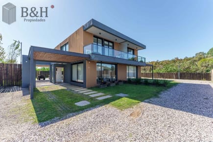Hermosa casa en venta 3 dormitorios barrio privado en las grutas