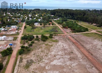 Terreno de 600m2 Financia Jardines de Pinares - Ultimo lote