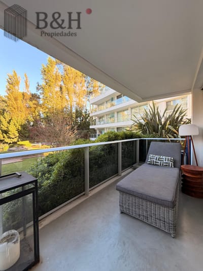 Departamento de 1 dormitorio en Playa Mansa, Punta del este
