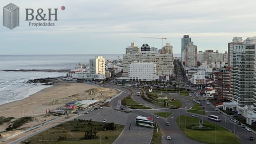 PLAYA BRAVA PENT HOUSE