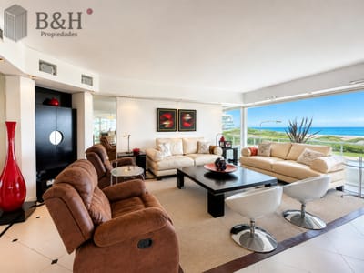 Exclusivo Apartamento Frente al Mar en Playa Brava, 4 Dormitorios