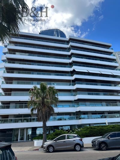 Edificio Puerto Punta -Exclusivo Apartamento 4 Dormitorios + Servicio Completo