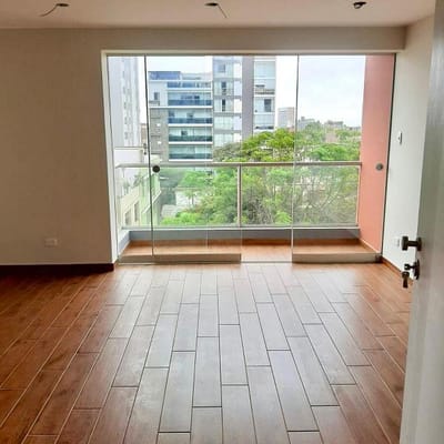 Estreno Finos acabados Vista a parque No pagan Alcabala