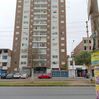 VENTA DE DEPARTAMENTO EN CONDOMINIO MODERNO CON COCHERA EN LOS OLIVOS