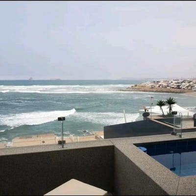 EN VENTA PLAYA CABALLEROS FLAT CON PISCINA Y  TERRAZAS