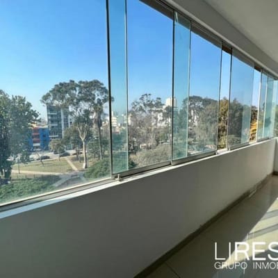 VENDO HERMOSO FLAT VISTA AL PARQUE ZONA RESIDENCIAL