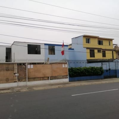 vendo casa de  m con anteproyecto para local comercial av Bolvar