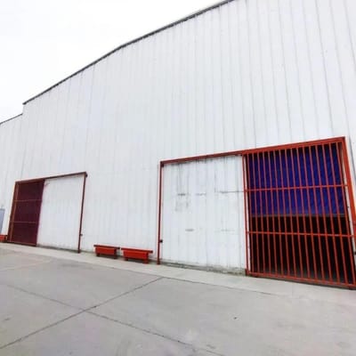Locales Industriales con RACKS  en Alquiler  Ate