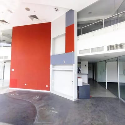 Local Comercial en alquiler   m  San Isidro