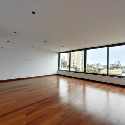 Vendo dplex de estreno en la zona ms exclusiva de San Isidro de m