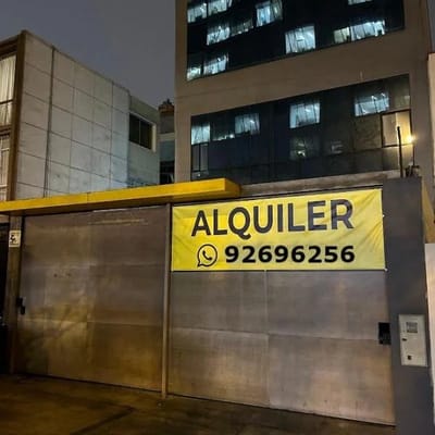 Alquilo local comercial en Av Angamos Oeste Miraflores Frente Clinica Delgado