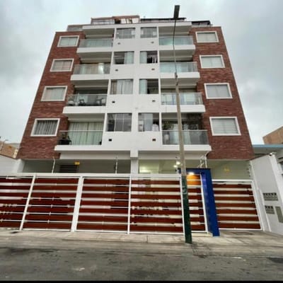 DEPARTAMENTO  metros Surco lmite con chorrillos