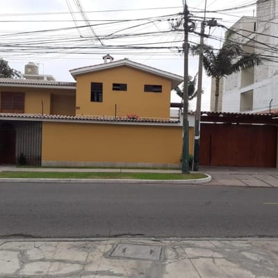 CASA COMO TERRENO SUPER PRECIO URB EL POLO SURCO