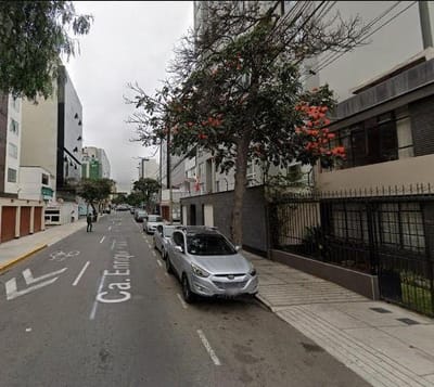 OPORTUNIDAD de VENTA Casa como Terreno en Miraflores