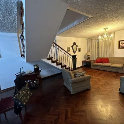 VENDO CASA EN SAN JUAN DE MIRAFLORES DE  DORMITORIOS
