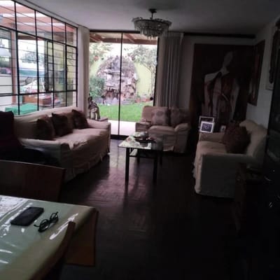 OCACION POR VIAJE venta casa San Isidro zona RESIDENCIAL A PRECIO DE TERRENO