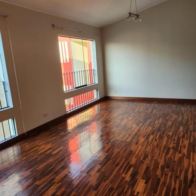 Vendo Funcional Departamento Dplex con  cochera Jr puerto Eten Surco