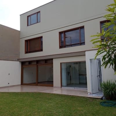 CASA EN ALQUILER SAN ISIDRO