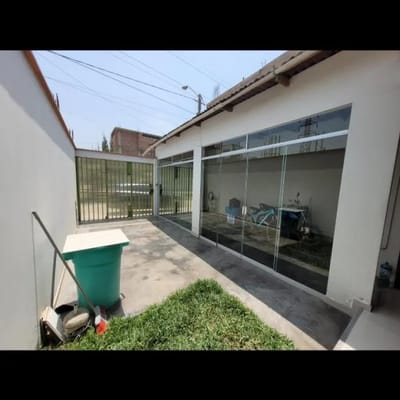SE VENDE HERMOSA CASA  LURIGANCHO CHOSICA