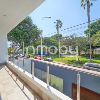 CASA COMPLETAMENTE REMODELADA DE  m EN HUMBOLT MIRAFLORES