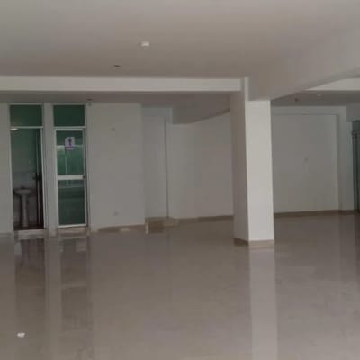 Se Alquila Local en Av Centenario  Huancayo