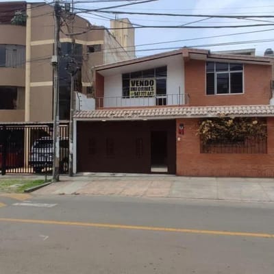Vendo casa en Urb Santa Patricia La Molina USD