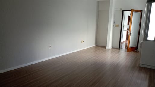Amplio apartamento piso alto en el centro de ciudad vieja comunes incluidos