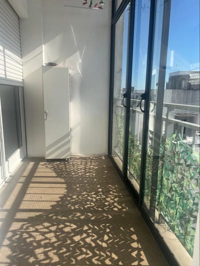 Apartamento 3 dormitorios, amplios; Servicio 2baños ,a mts de 18.