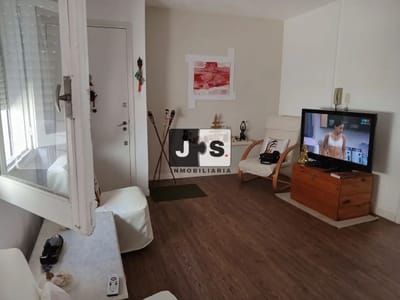 Vendo Apartamento 2 dormitorios en Ciudad Vieja gastos comunes bajos