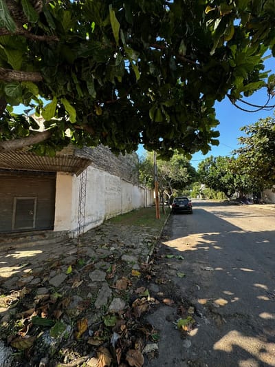 VENDO TERRENO EN ESQUINA IDEAL PARA INVERSIONES