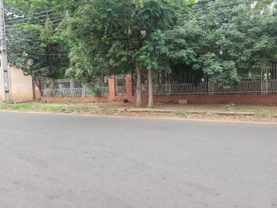 Casa En Venta C/ Cochera En Capiatá