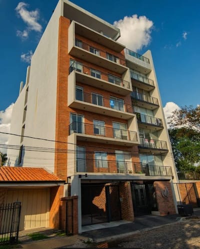 Departamento en alquiler c/ cochera en Villa Morra