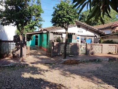 Casa En Venta C/ Cochera En Villa Universitaria