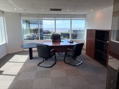 Oficina en alquiler en WTC, amueblada y con garage