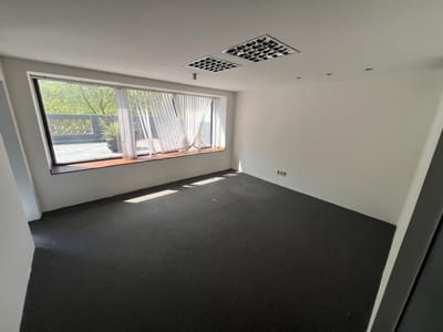 Alquiler de Oficina en Edificio Constitución