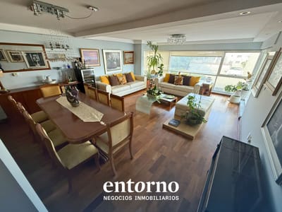 Venta Apartamento de 4 Dormitorios - Vista al Mar en Puerto del Buceo