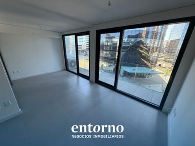 Alquiler Apartamento Amoblado de 2 Dormitorios - Vista al Puerto de Buceo