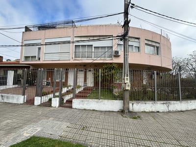 Casa en venta c/cochera en Malvin