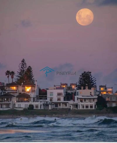 CASA EN ALQUILER EN LA BARRA CON EXCELENTES VISTAS Y A PASOS DEL MAR