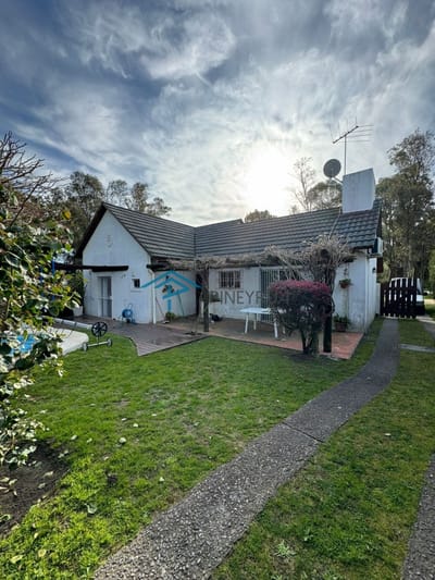 Casa en Alquiler cerca del Puente de la Barra, 3 dormitorios, ideal familias. Piscina climatizada